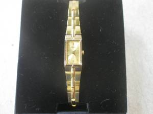 lot 124 image: (CNTR) Womens Seiko Gold Tone Wris...