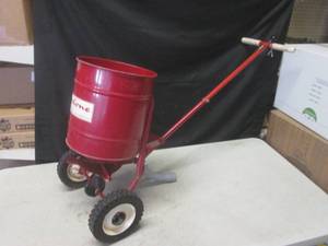 lot 156 image: (BR1) Vintage Cyclone Spreader Seed...