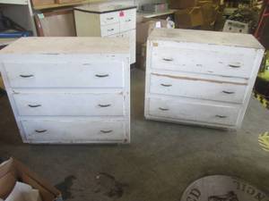 lot 162 image: (A-1) 2 Wood 3-Drawer Cabinets - 36...