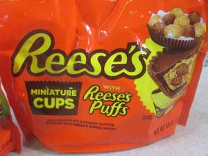 lot 192 image: (B-1) 3 Share Pack Bags of Reeses M...