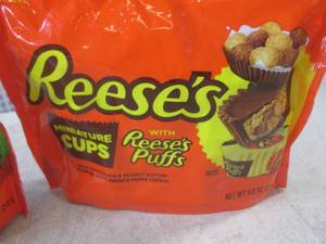 lot 208 image: (B-3) 8 Bags of Skippy PB Bites Dou...