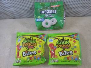 lot 194 image: (B-2) 3 Bags of Candy 2 Sour Patch ...