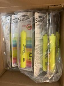 lot 15 image: Bulk Sharpie Yellow Highlighters