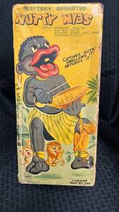 lot 41 image: Vintage Linemar Battery Operated Nutty Nibs Automaton