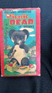 lot 63 image: Vintage Battery Operated Picnic Bear Toy with Box