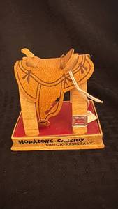 lot 87 image: Vintage Hopalong Cassidy Watch Box with Saddle Design