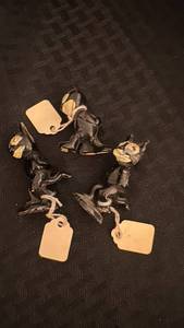 lot 91 image: Set of 3 Vintage Cat Figurines with Paint Loss