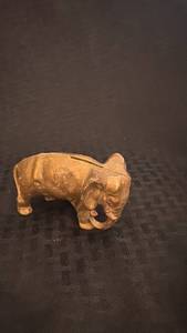 lot 102 image: Vintage Elephant Figurine Cast Iron 3 inch by 4 inch