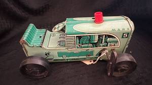 lot 150 image: Vintage Marx Tin Toy Car with Scratches