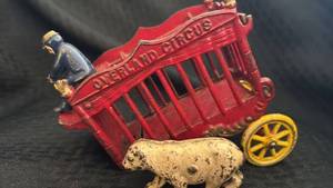lot 175 image: Vintage Overland Circus Cast Iron Toy Set