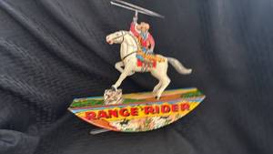 lot 182 image: Vintage Marx Range Rider Tin Toy with Cowboy and Horse