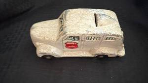 lot 212 image: Vintage Diecast Armored Car Bank with Key - Used