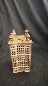lot 243 image: Antique Cast Iron Still Bank in the Shape of a Building