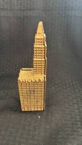 lot 264 image: Vintage Woolworth Building Cast Iron Bank