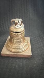 lot 269 image: Vintage 1876 Liberty Bell Cast Iron Coin Bank