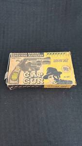 lot 291 image: Vintage Dragnet Cap Gun with Original Box - Badge 714