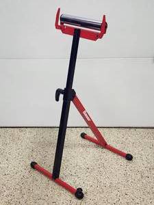 lot 262 image: Woodworking Bauer Board Roller Feeder Stand