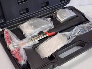 lot 233 image: Maddox Autobody Door Skin Repair Tool Kit