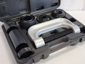 lot 179 image: Maddox Ball Joint Service Kit