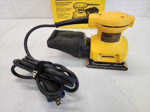 lot 256 image: DeWalt Electric Palm Grip Sander