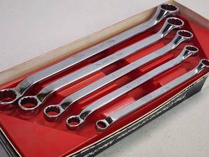 lot 81 image: Snap-On 5 pc. Standard Box End Wrench Set