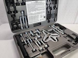 lot 63 image: Complete Mac Tools Pulley Puller Set