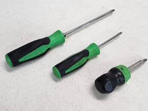 lot 77 image: (3) Assorted Snap-On Screwdrivers