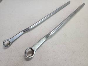 lot 69 image: (2) Mac Tool Breaker Bar Box End Wrenches