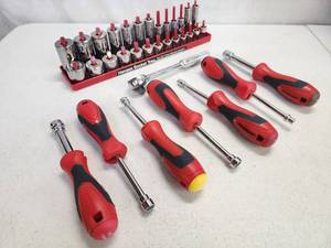 lot 178 image: Assorted Screw Drivers and 14 Standard Socket Set