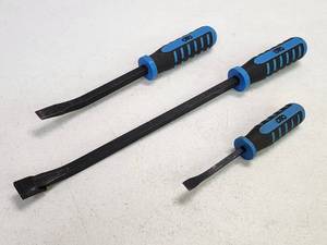 lot 243 image: Assorted OTC Mechanic Pry Bars