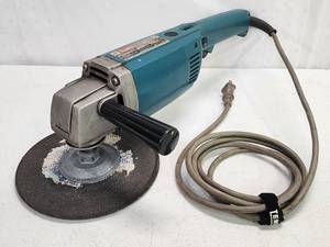 lot 209 image: Makita Electric Sander  Polisher