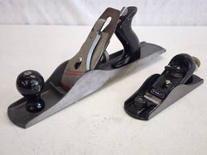 lot 265 image: (2) Woodworking Hand Planers