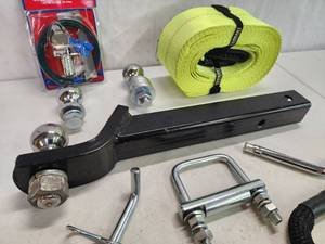 lot 182 image: Assorted Towing Accessories