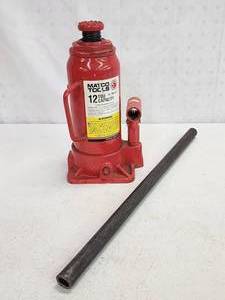 lot 84 image: Matco Tools 12 Ton Bottle Nose Jack