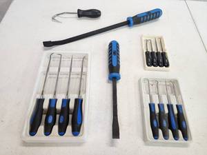 lot 184 image: Assorted Mechanics Specialty Tools