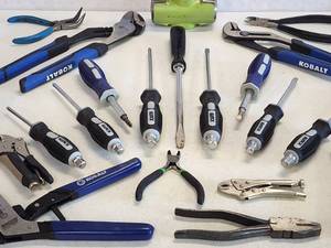 lot 284 image: Assorted Mechanics Hand Tools