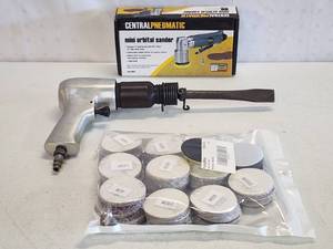 lot 349 image: Central Pneumatic Mini Orbital Sander Air Tool and Air Chisel Tool