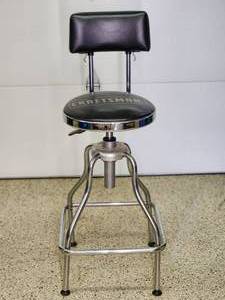 lot 152 image: Craftsman Adjustable Height Shop Stool
