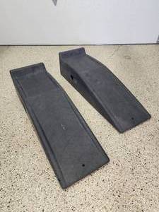 lot 166 image: Set of Auto Rhino Ramps