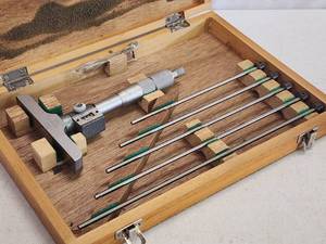 lot 205 image: Mitutoyo Depth Gage Micrometer Set Model 229-132