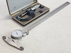 lot 229 image: (2) Precision Measuring Tools