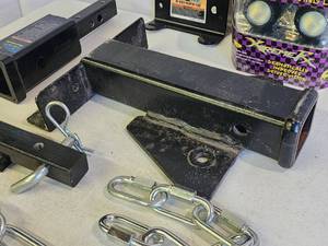 lot 376 image: Assorted Towing Accessories