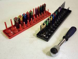 lot 329 image: 38 Ratchet with Standard & Metric Sockets