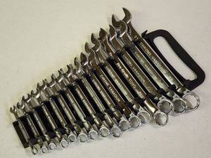 lot 326 image: Open Box End Metric Wrench Set