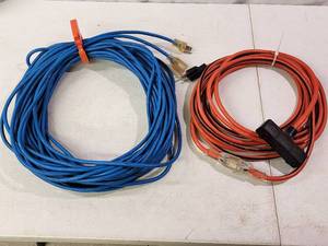 lot 390 image: (2) Extension Cords