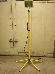 lot 314 image: Adjustable Shop Floor Light