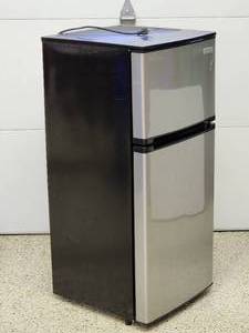 lot 396 image: Small Mini Garage Fridge