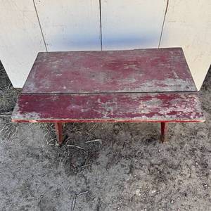 lot 8 image: Drop Leaf Bench Table