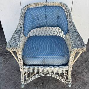lot 9 image: White Wicker Rocker Blue Padded Cushions