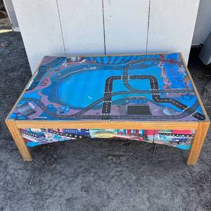 lot 18 image: Play Table with Drawer